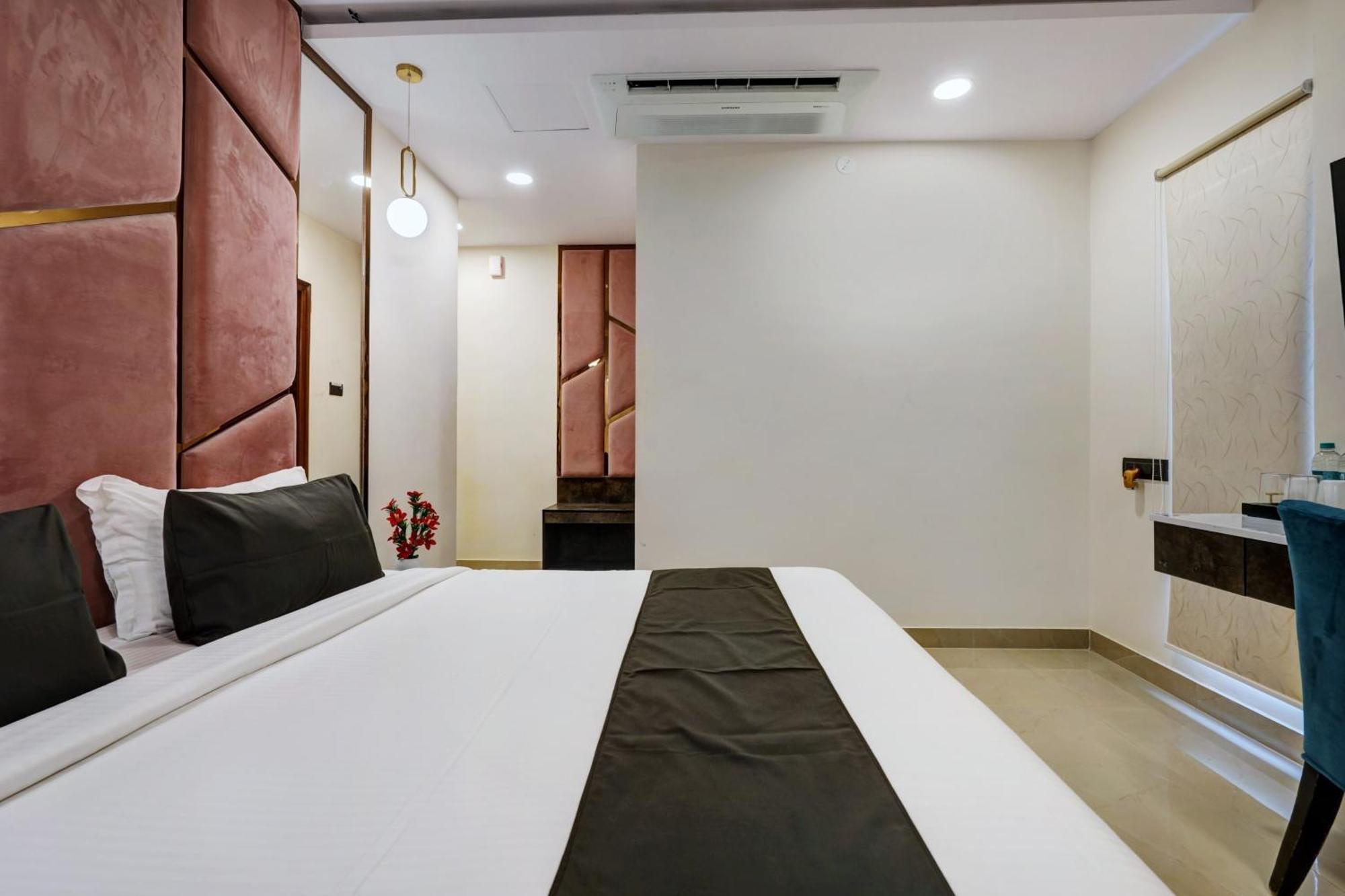Astra Hotels & Suites - Koramangala Бангалор Екстериор снимка